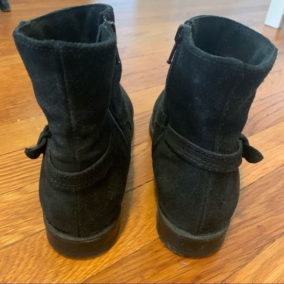 La Canadienne Suede Ankle Booties - Picture 4 of 6